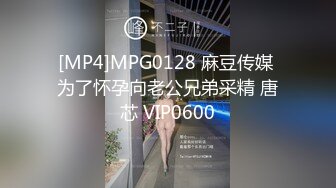 灰衣豪放抽煙女手淫拉屎自拍 07