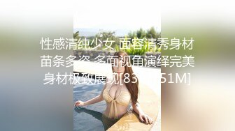 ❤️淫靡婚纱❤️绿帽贡献妻子给别人玩，穿着婚纱被单男拽着头发肏，自己只能看着老婆被内射撸 极度淫骚