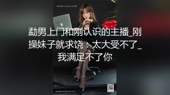 极品呆萌00后软妹子,天然无毛粉穴,笑起来憨憨的.诱人身体,人不大还挺骚