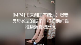 【OnlyFans】逃亡JJ爱KK，狂干群P，大型淫乱场面，两人真实夫妻，女的身材超级棒，群p的场面太过震撼 61