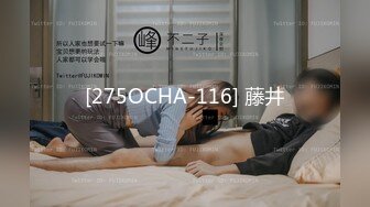 偷情少妇被正房捉到，脱光衣服跪在地上，很诚恳的道歉：对不起，以后我不会再见他了，对不起你。态度可以！