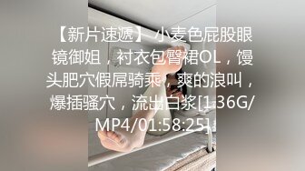 STP15183 【重磅推荐】知名Twitter户外露出网红FSS冯珊珊挑战酒店停车场全裸露出 跟踪阿姨差点被发现