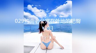 一月新流出厕拍大神找到一份给KTV送酒的工作 趁此机会潜入女厕偷拍小姐尿尿(5)