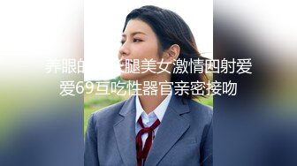 超市跟随偷窥牛仔裙美眉 绿色小内内 性感大屁屁