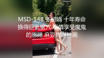 [MP4/ 2.57G] 清纯系18小虎牙萌妹爸爸快用JB操我，年龄不大骚话很多，撩起短裙无毛一线天，炮友掏出大屌认真舔