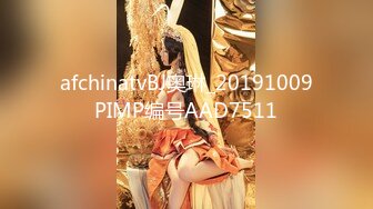 公园女厕全景偷拍多位极品美女嘘嘘_裹胸裙妹子整理衣服奶又白又大 (4)