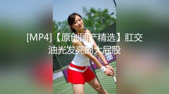 潜入商场女厕连续偷拍3位可爱小美女