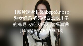 某服装城女厕隔板缝连续偸拍多位小姐姐方便_1.mp4